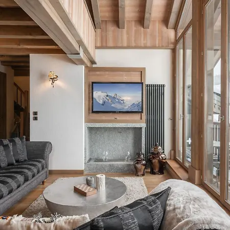 Aelora - By Emerald *