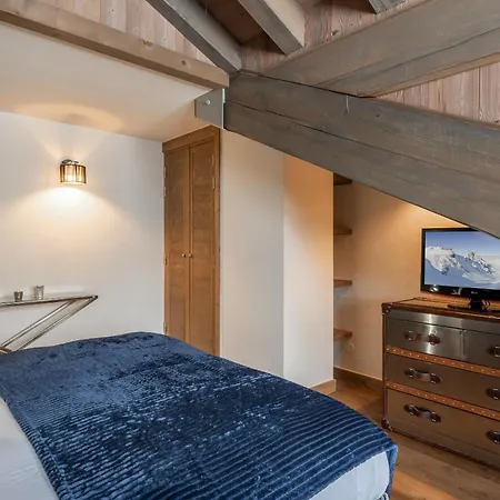 Aelora - By Emerald * Courchevel