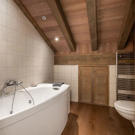 Aelora - By Emerald *