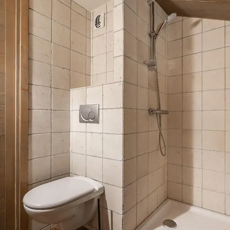 Aelora - By Emerald *